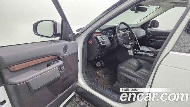 Land Rover Discovery 5 2018 — Фото 10/20