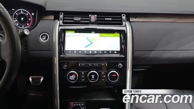 Land Rover Discovery 5 2018 — Фото 14/20