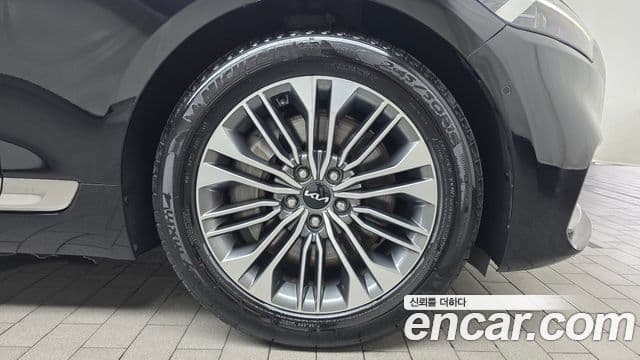Kia The K9 2022 — Photo 3/31