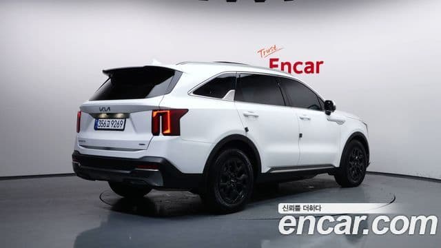 Kia Sorento 2023 — Фото 1/20