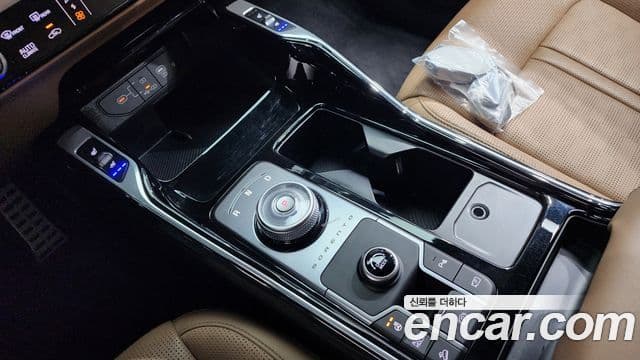 Kia Sorento 2023 — Фото 8/20