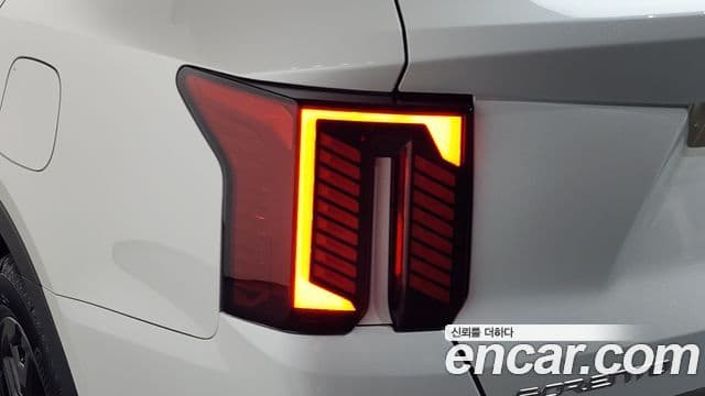 Kia Sorento 2023 — Şəkil 18/37