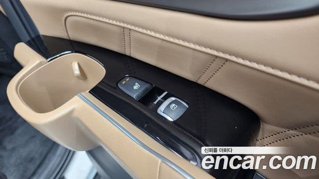 Kia Sorento 2023 — Şəkil 16/37