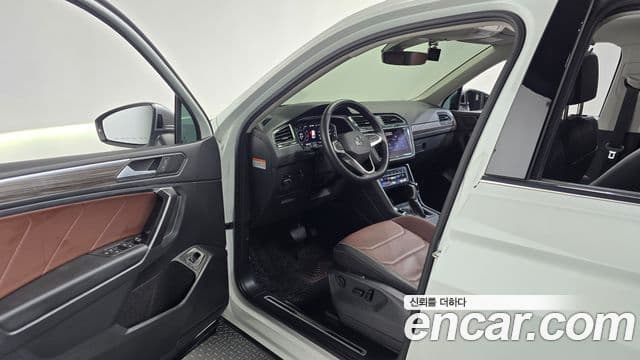 Volkswagen Tiguan Allspace 2022 — Фото 10/20