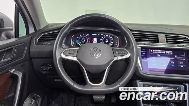 Volkswagen Tiguan Allspace 2022 — Фото 13/20