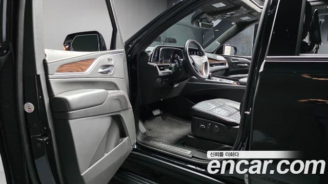 Cadillac Escalade 2022 — Фото 10/20