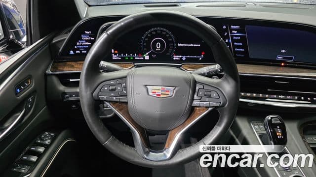 Cadillac Escalade 2022 — Фото 13/20