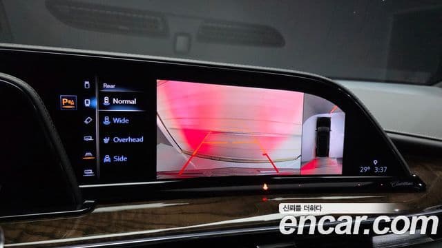 Cadillac Escalade 2022 — Фото 15/20