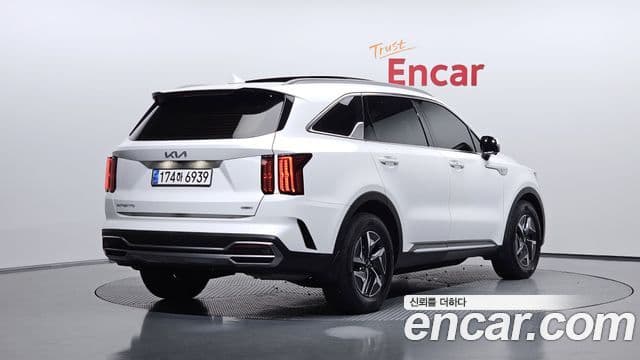 Kia Sorento 2023 — Фото 2/20