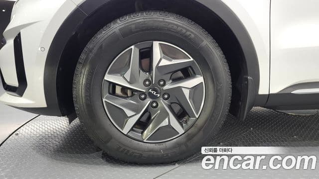 Kia Sorento 2023 — Фото 5/20