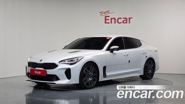 Kia Stinger 2020 — Фото 1/20