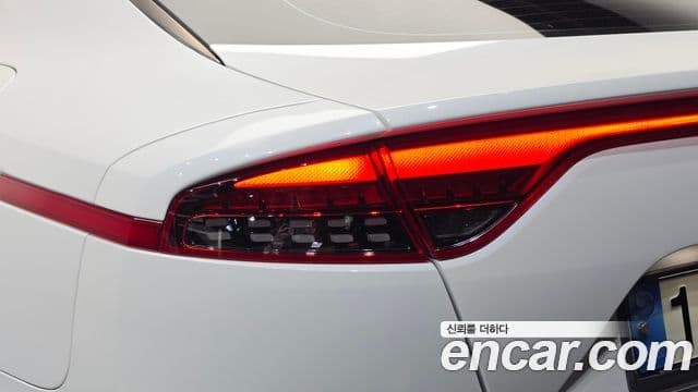 Kia Stinger Meister 2020 — ფოტო 45/46