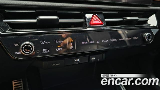 Kia Niro 2022 — Фото 16/20