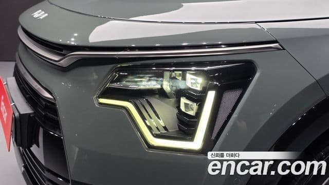Kia Niro 2022 — Photo 21/32