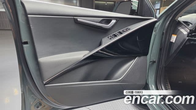 Kia Niro 2022 — Photo 8/32