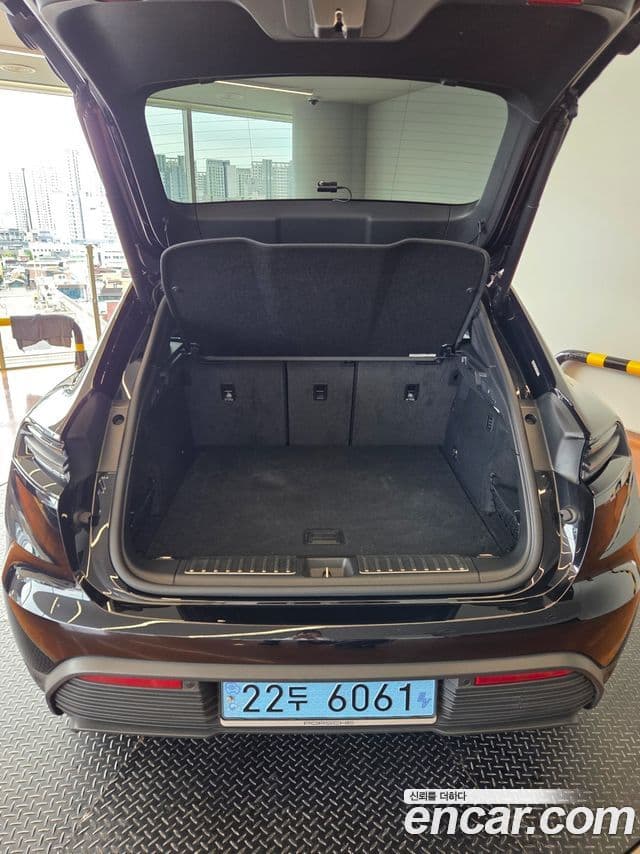 Porsche Macan EV 2025 — ფოტო 3/20