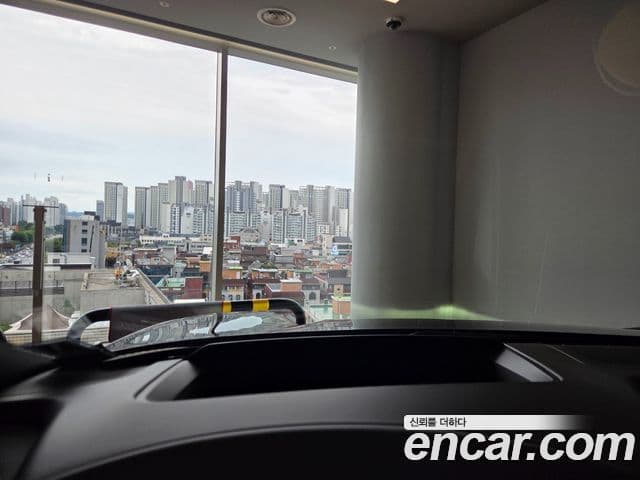 Porsche Macan EV 2025 — ფოტო 6/20