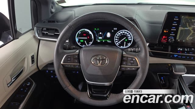 Toyota Sienna 2023 — Фото 11/20