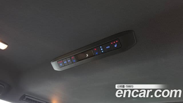 Toyota Sienna 2023 — ფოტო 24/35
