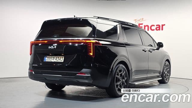 Kia Carnival 2023 — Фото 2/20