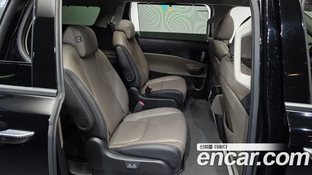 Kia Carnival 2023 — Фото 12/20