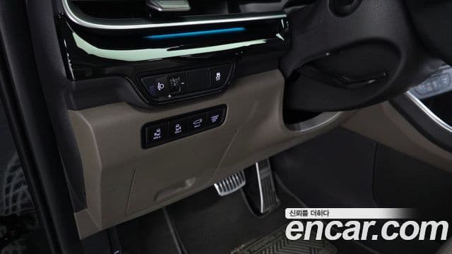 Kia Carnival 2023 — ფოტო 19/34