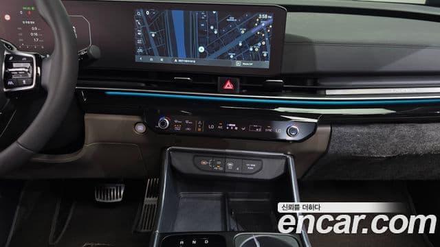 Kia Carnival 2023 — ფოტო 16/34