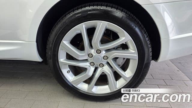 Land Rover Range Rover Sport 2020 — Photo 28/33