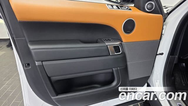 Land Rover Range Rover Sport 2020 — Photo 22/33