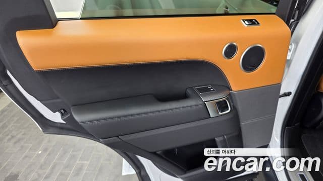 Land Rover Range Rover Sport 2020 — Photo 24/33