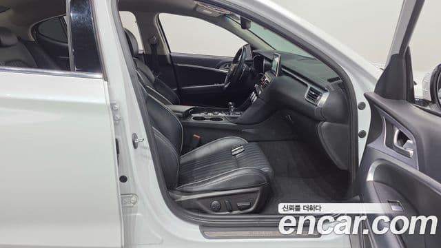 Genesis G70 2020 — Şəkil 28/35