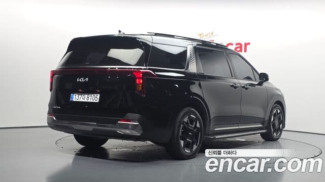 Kia Carnival 2023 — Фото 2/20