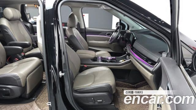 Kia Carnival 2023 — Фото 11/20