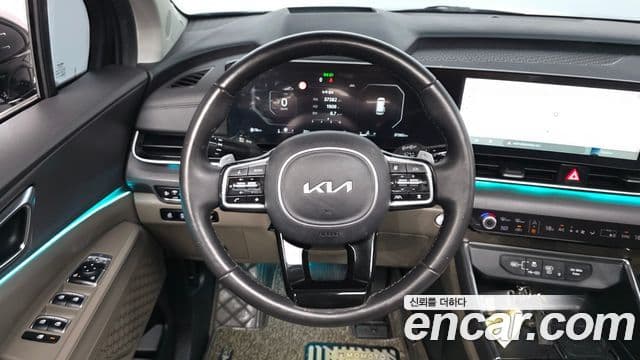 Kia Carnival 2023 — Фото 13/20