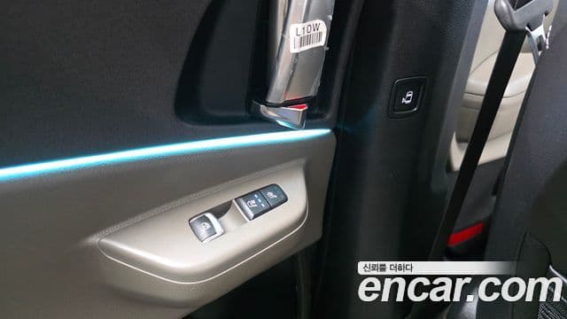 Kia Carnival 2023 — Фото 19/20