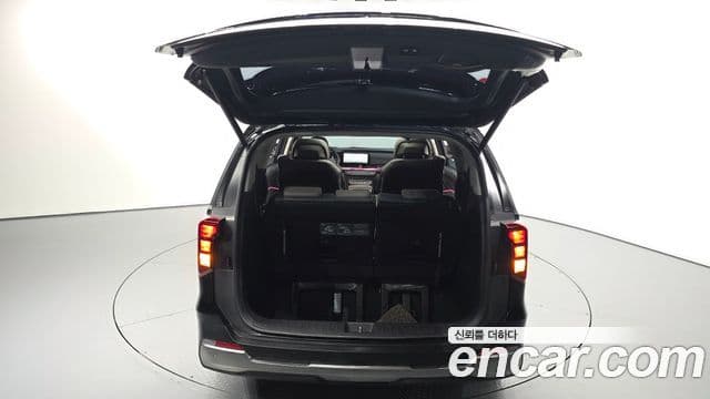 Kia Carnival 2023 — Фото 20/20