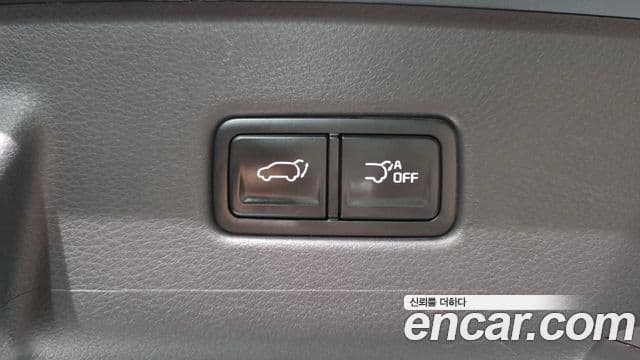 Kia Carnival 2023 — ფოტო 22/33