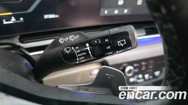 Kia Carnival 2023 — ფოტო 3/33
