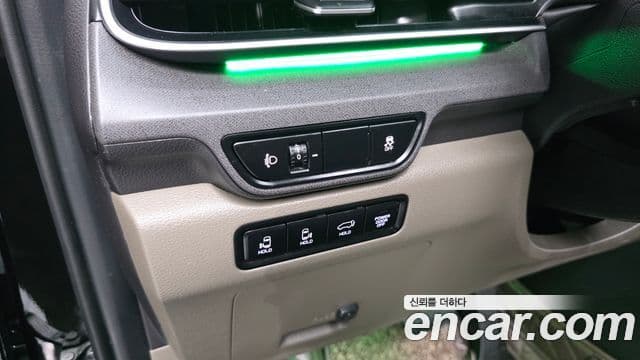 Kia Carnival 2023 — ფოტო 19/33