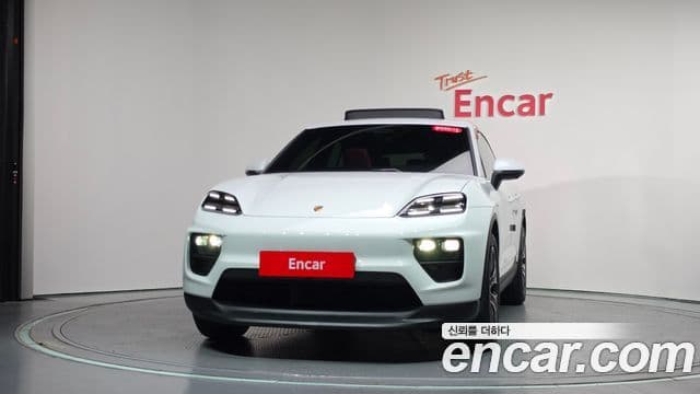 Porsche Macan EV 2025 — ფოტო 7/38