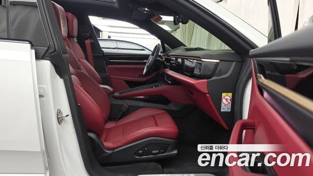 Porsche Macan EV 2025 — ფოტო 22/38
