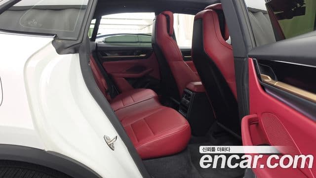Porsche Macan EV 2025 — ფოტო 8/38