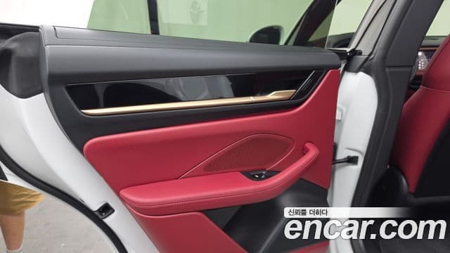 Porsche Macan EV 2025 — ფოტო 10/38