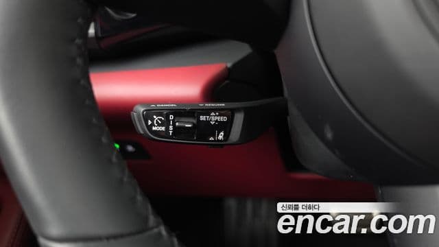 Porsche Macan EV 2025 — ფოტო 18/38