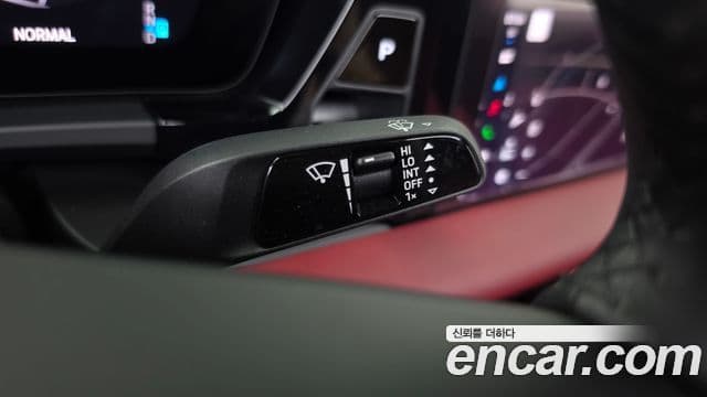 Porsche Macan EV 2025 — ფოტო 33/38