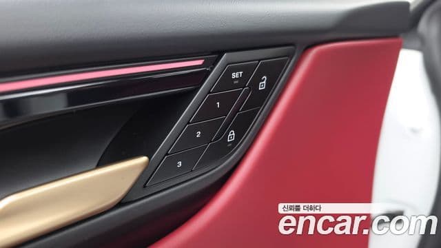 Porsche Macan EV 2025 — ფოტო 20/38