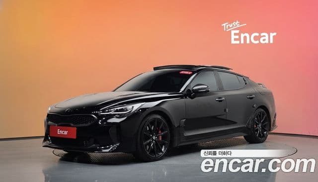 Kia Stinger 2021 — Фото 1/20