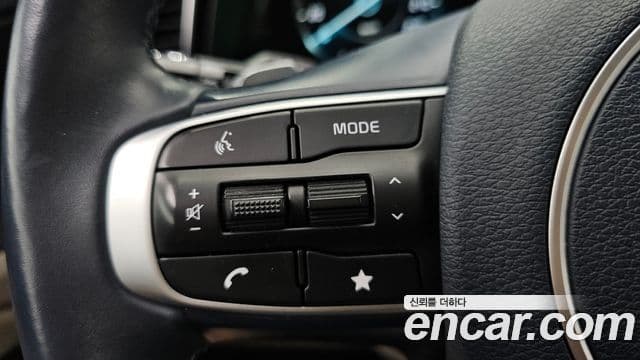 Kia Sportage 2023 — Фото 17/20