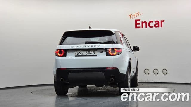 Land Rover Discovery Sport 2019 — Фото 4/20