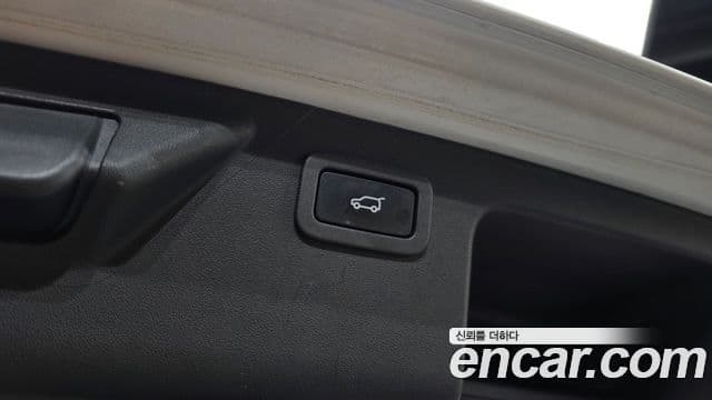 Land Rover Discovery Sport 2019 — Фото 18/20